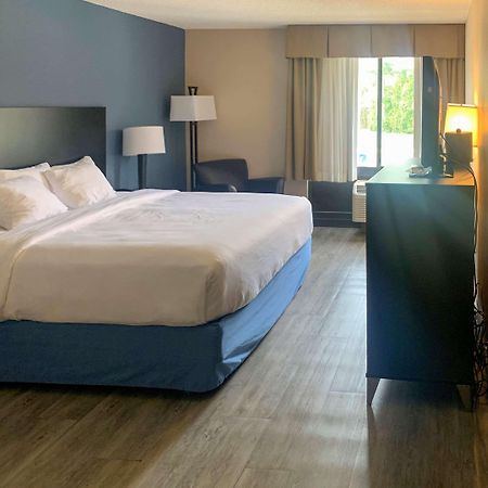 Days Inn By Wyndham Horsham Philadelphia Екстериор снимка