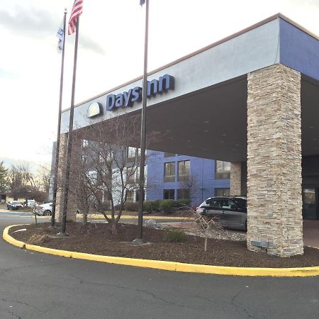 Days Inn By Wyndham Horsham Philadelphia Екстериор снимка