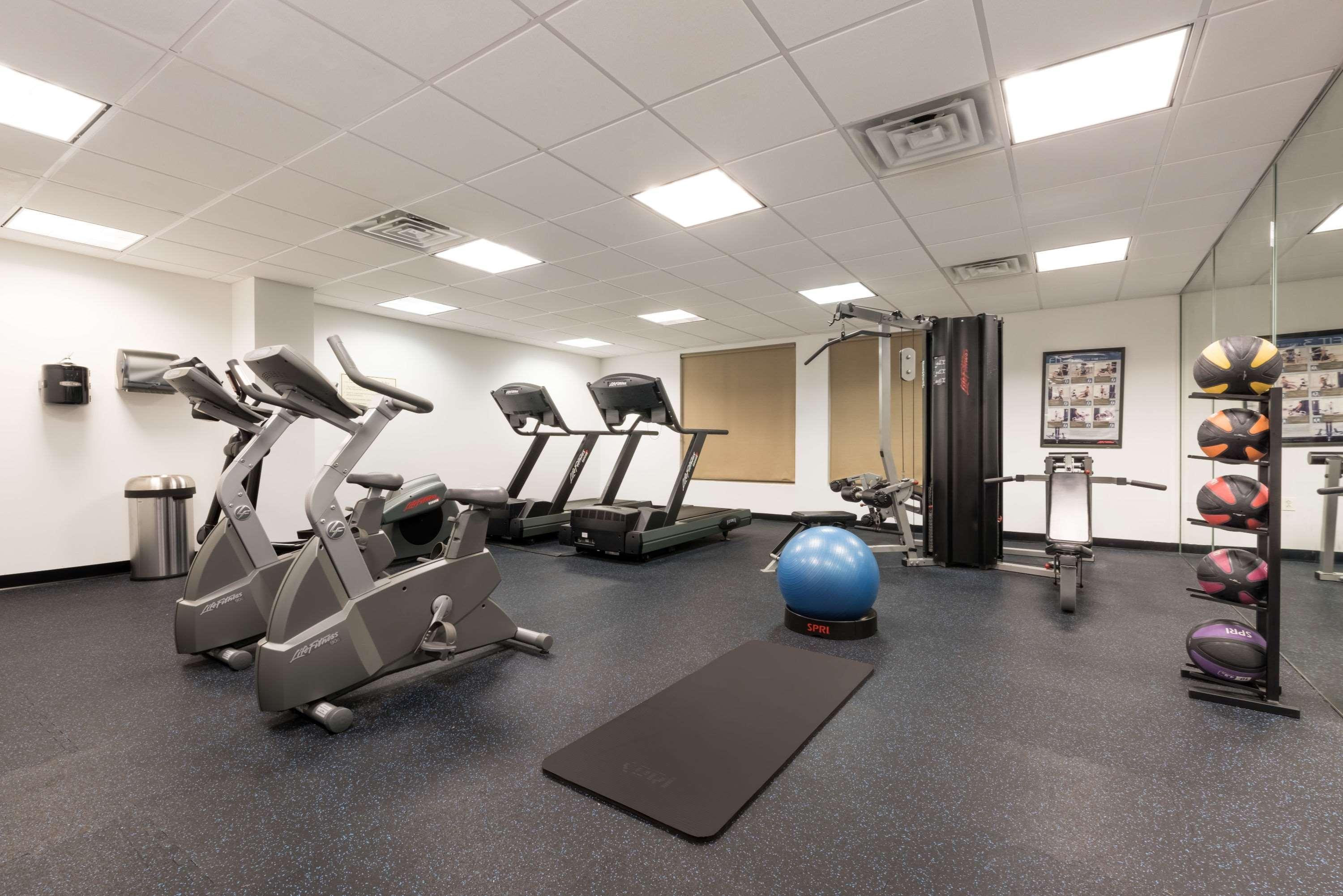 Days Inn By Wyndham Horsham Philadelphia Екстериор снимка