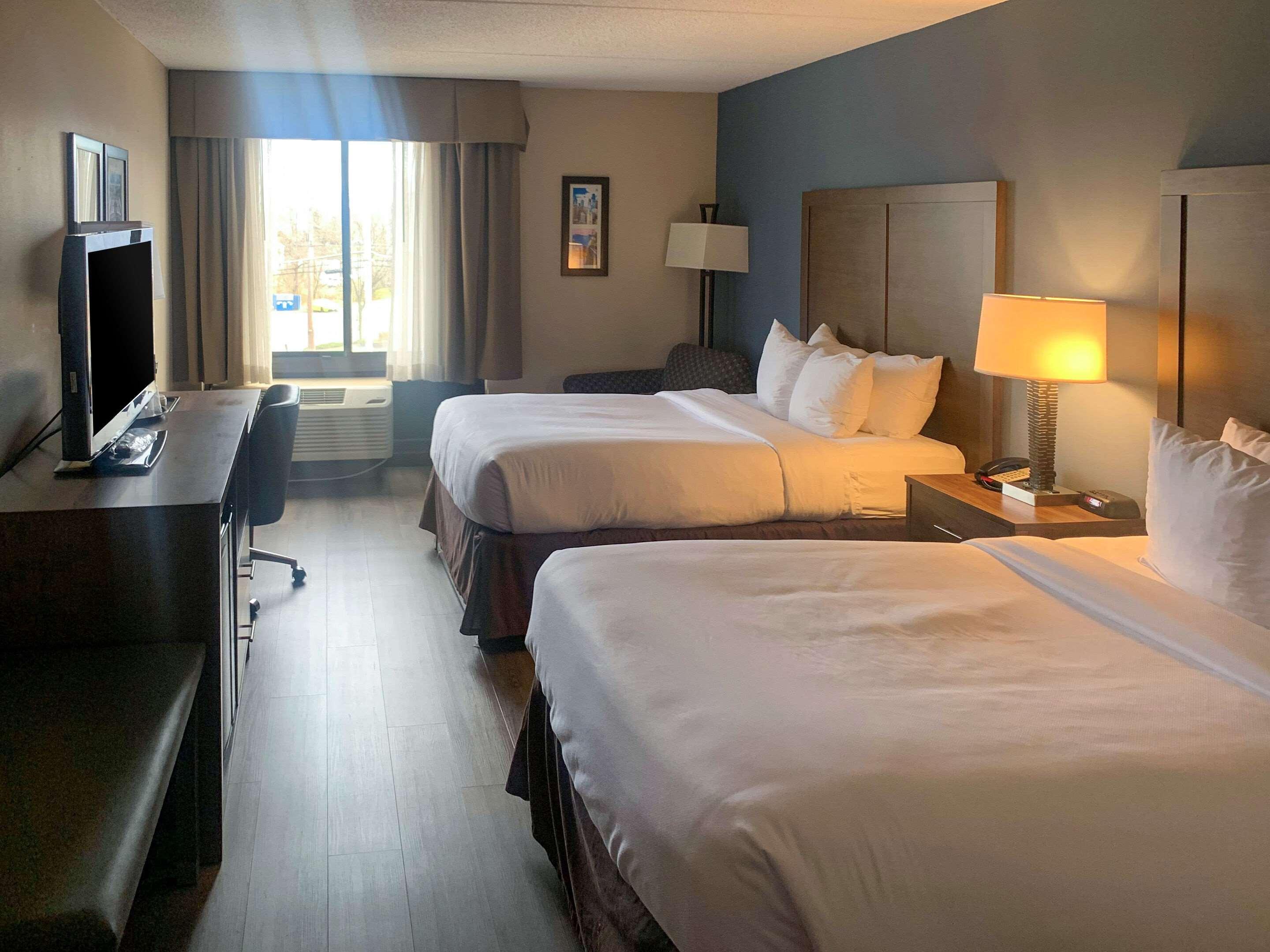Days Inn By Wyndham Horsham Philadelphia Екстериор снимка