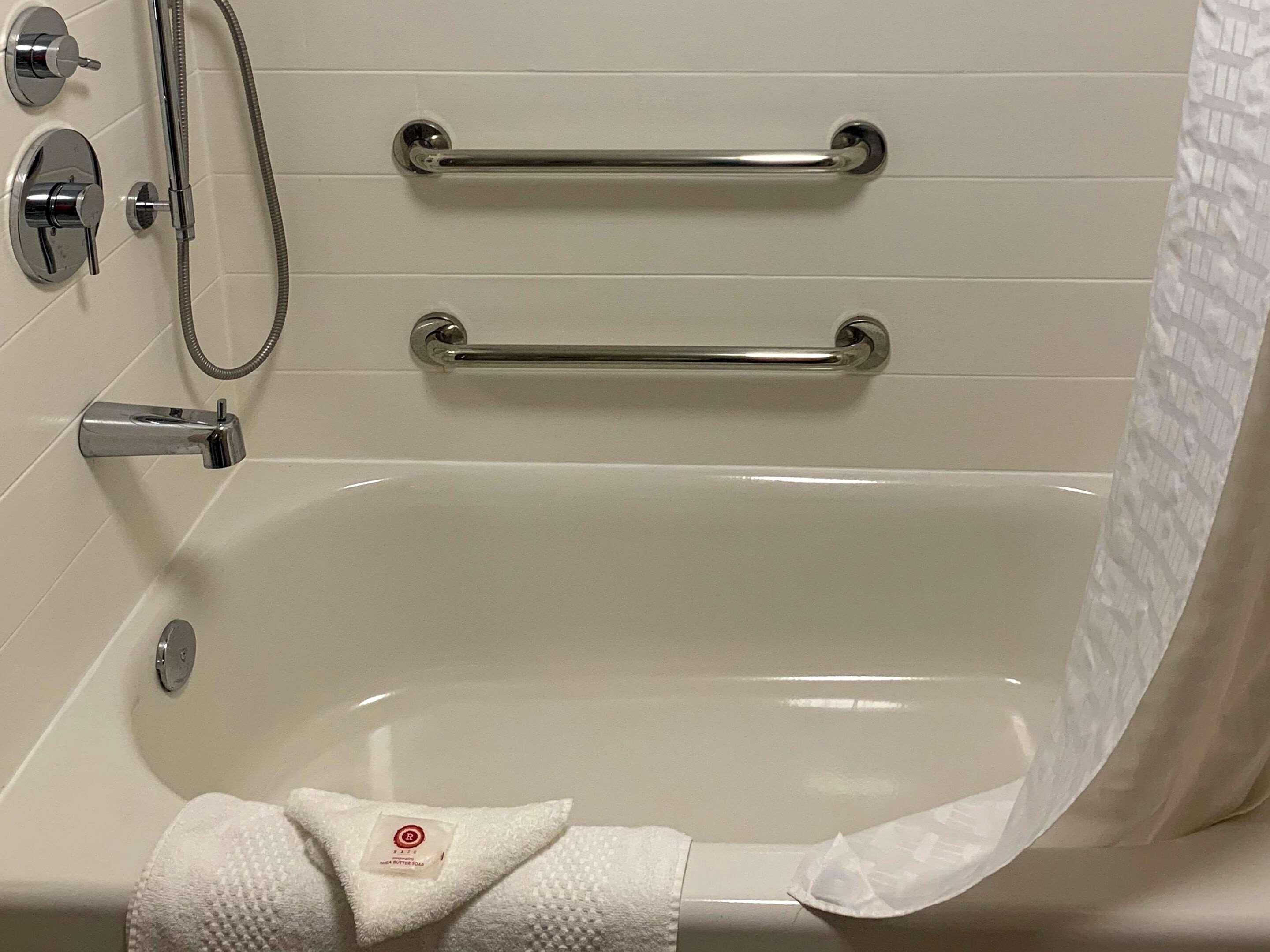 Days Inn By Wyndham Horsham Philadelphia Екстериор снимка