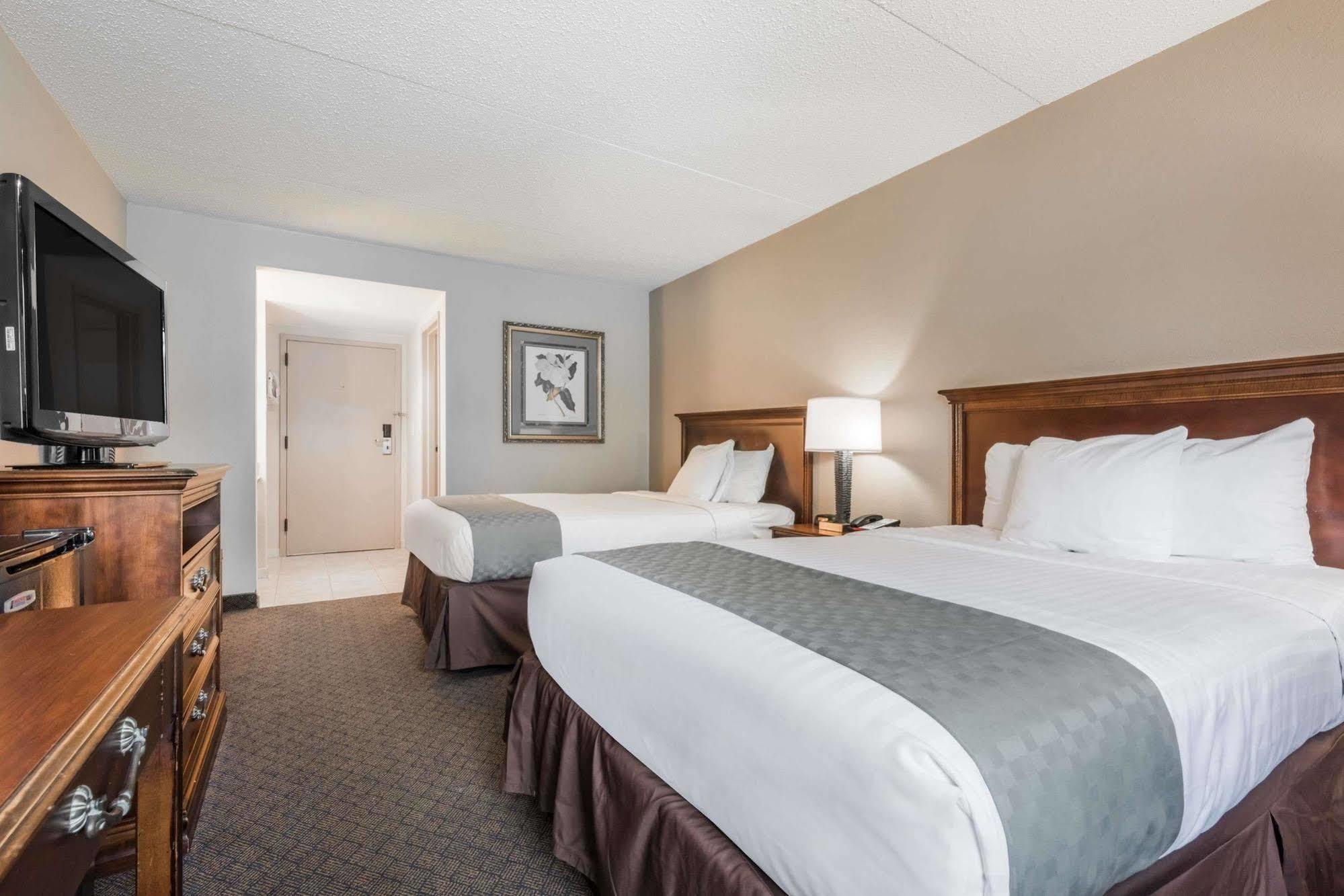Days Inn By Wyndham Horsham Philadelphia Екстериор снимка