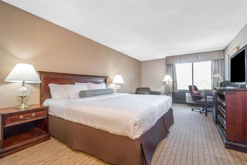 Days Inn By Wyndham Horsham Philadelphia Екстериор снимка
